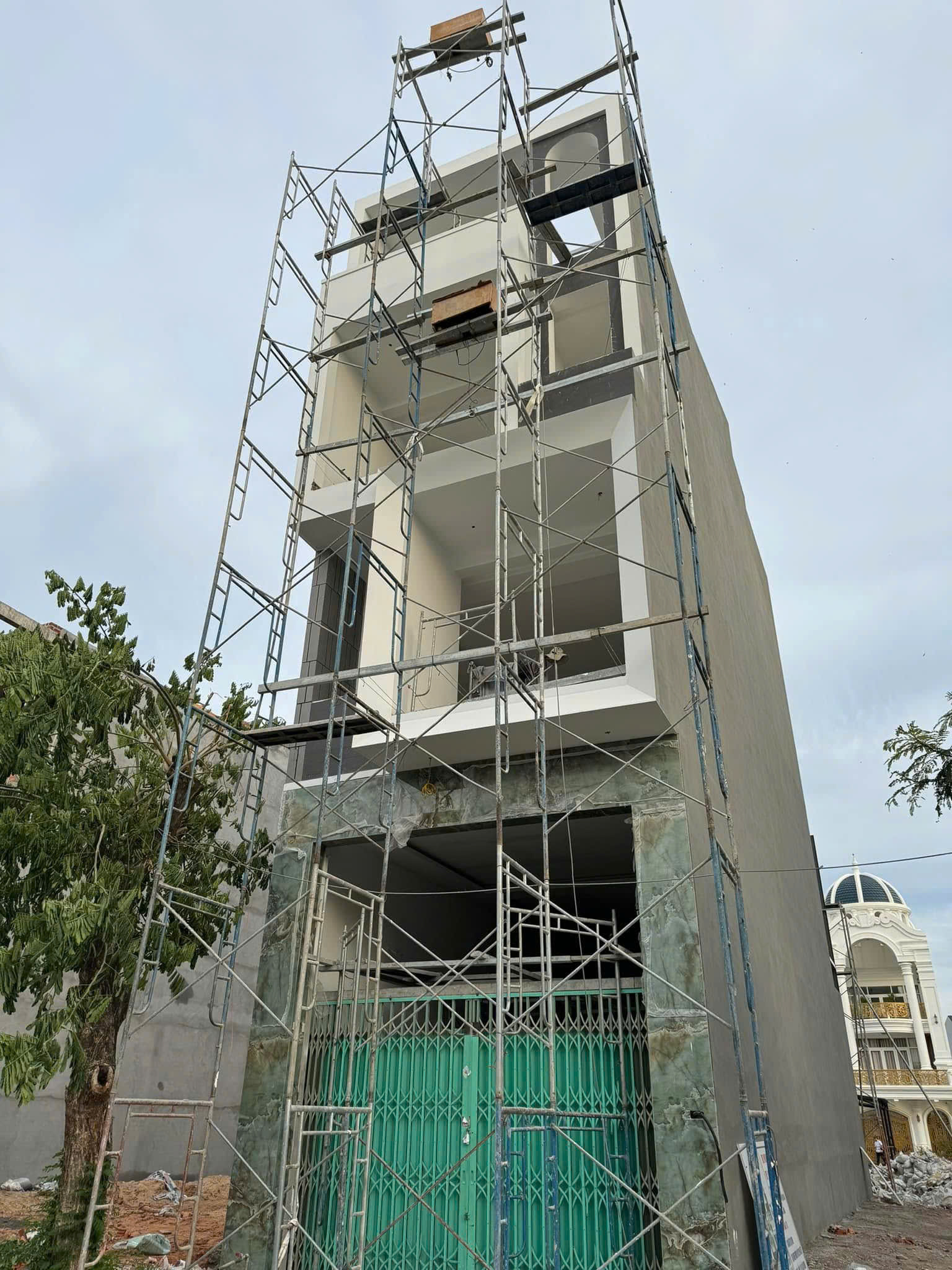 Xây dựng minh khoa cần giuộc sơn nhà giá rẻ và chất lượng