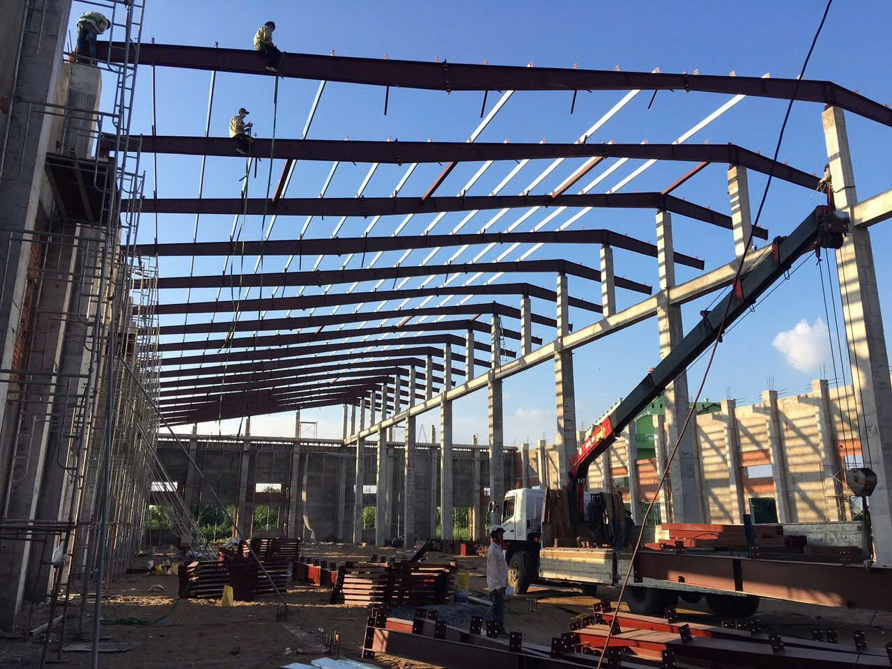 xây nhà xưởng giá rẻ cần giuộc